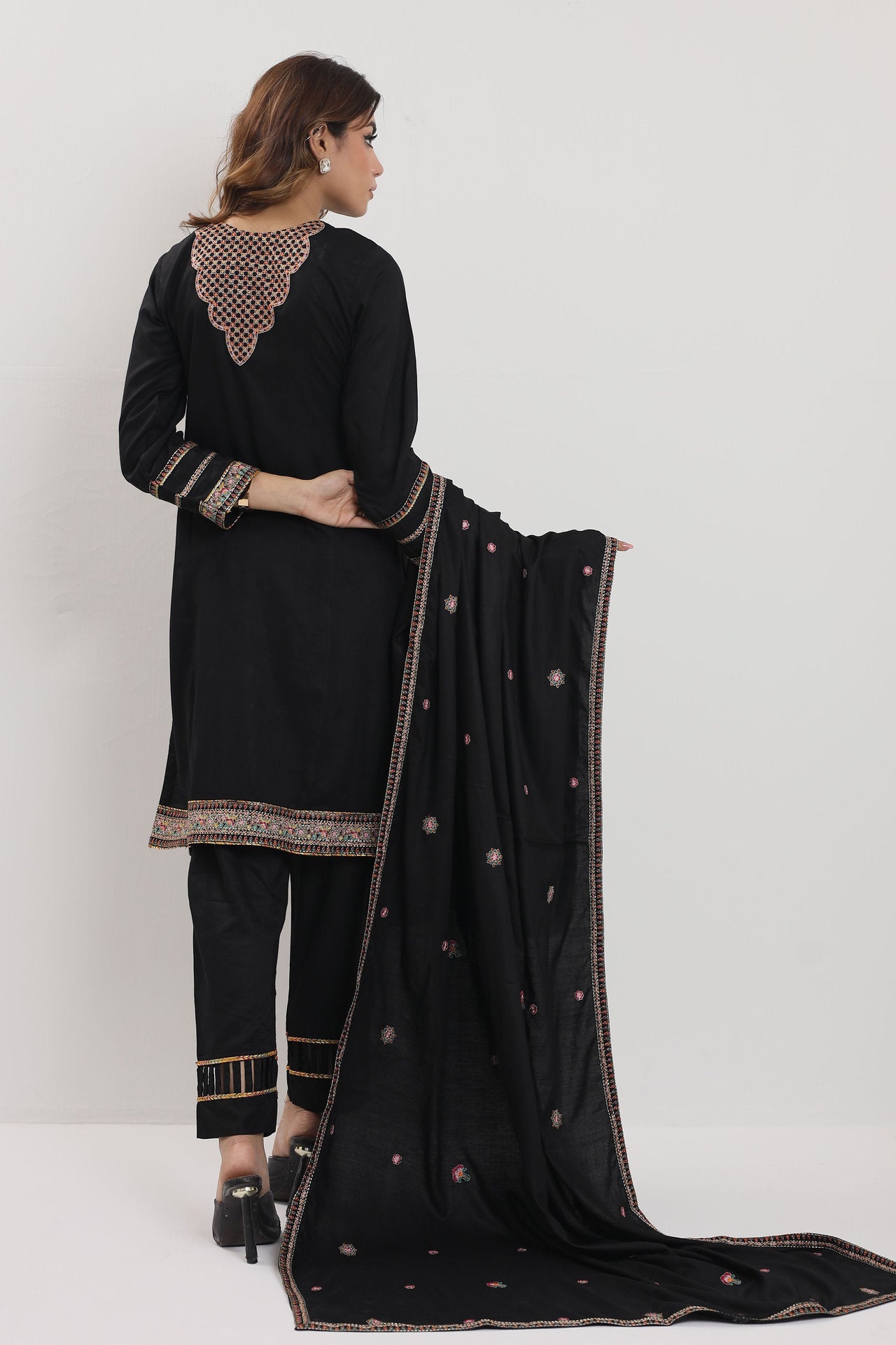 2181-black 3-piece embroidered linen suit