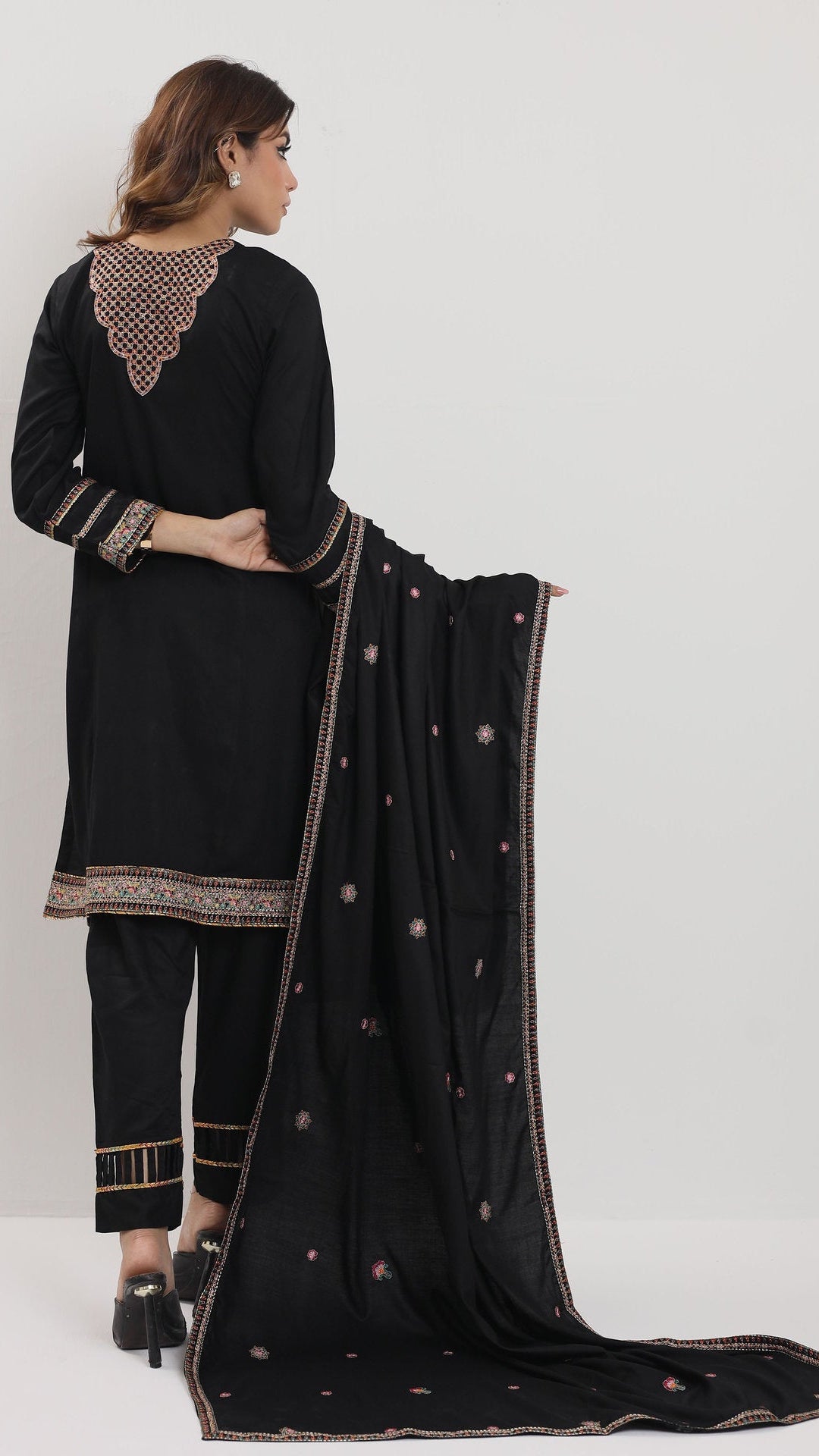 2181-black 3-piece embroidered linen suit