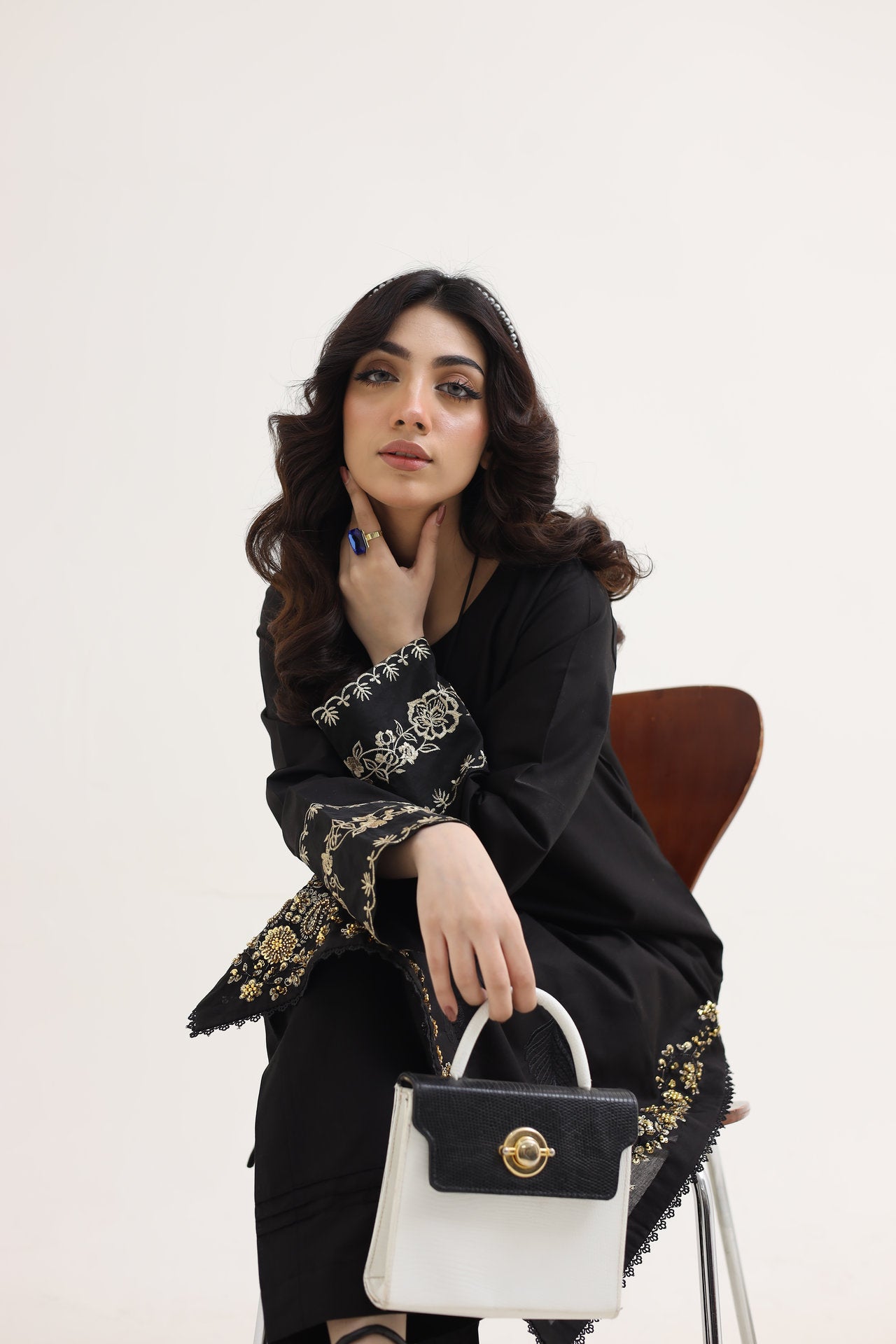 2214-Black Elegant Embroidered 2-Piece Lawn cotton Suit