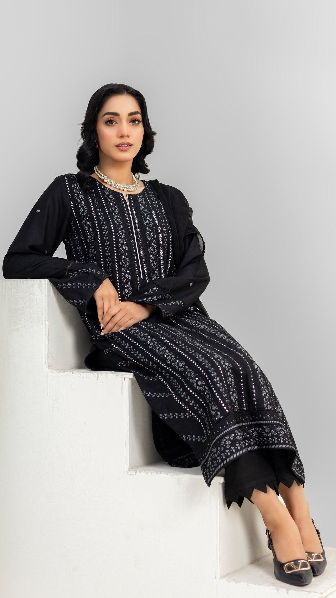 2221 - Black Embroidered 3-Piece Cotton Lawn Suit – Elegant Summer Wear
