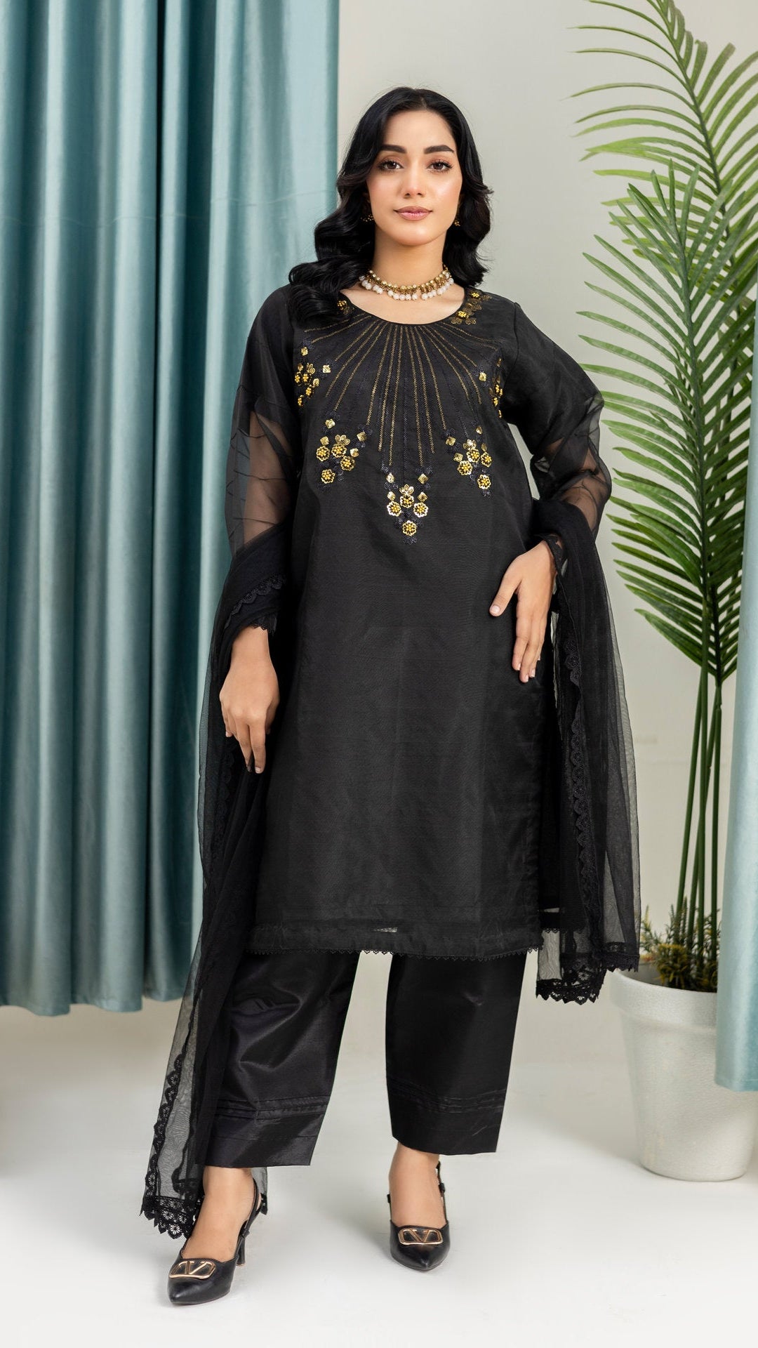 2233 – Black 4 Piece Embellished Organza Kurta Set