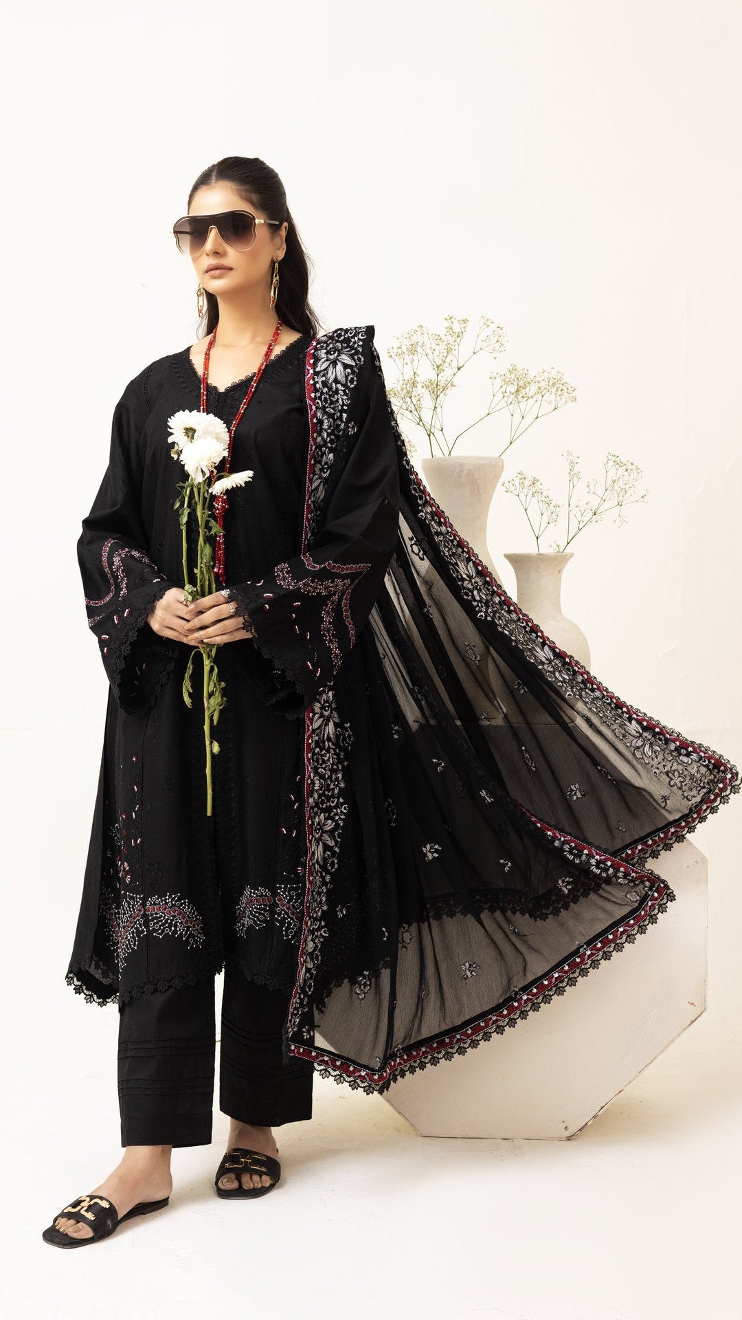 2252-Black Embroidered 3-Piece Cotton Lawn Suit – Elegant Summer Wear