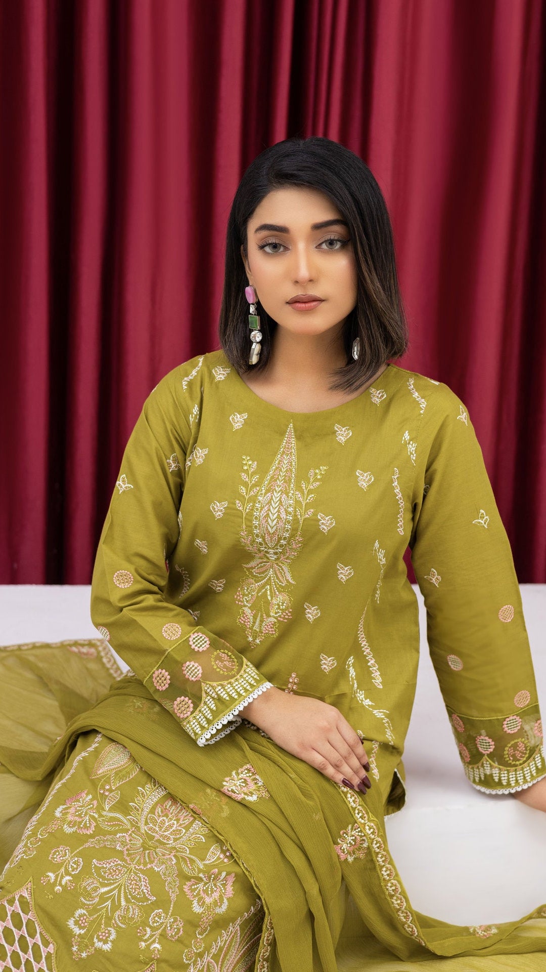 2276-Parrot 3-Piece Cotton Lawn Suit Embroidered – Elegant Summer Wear
