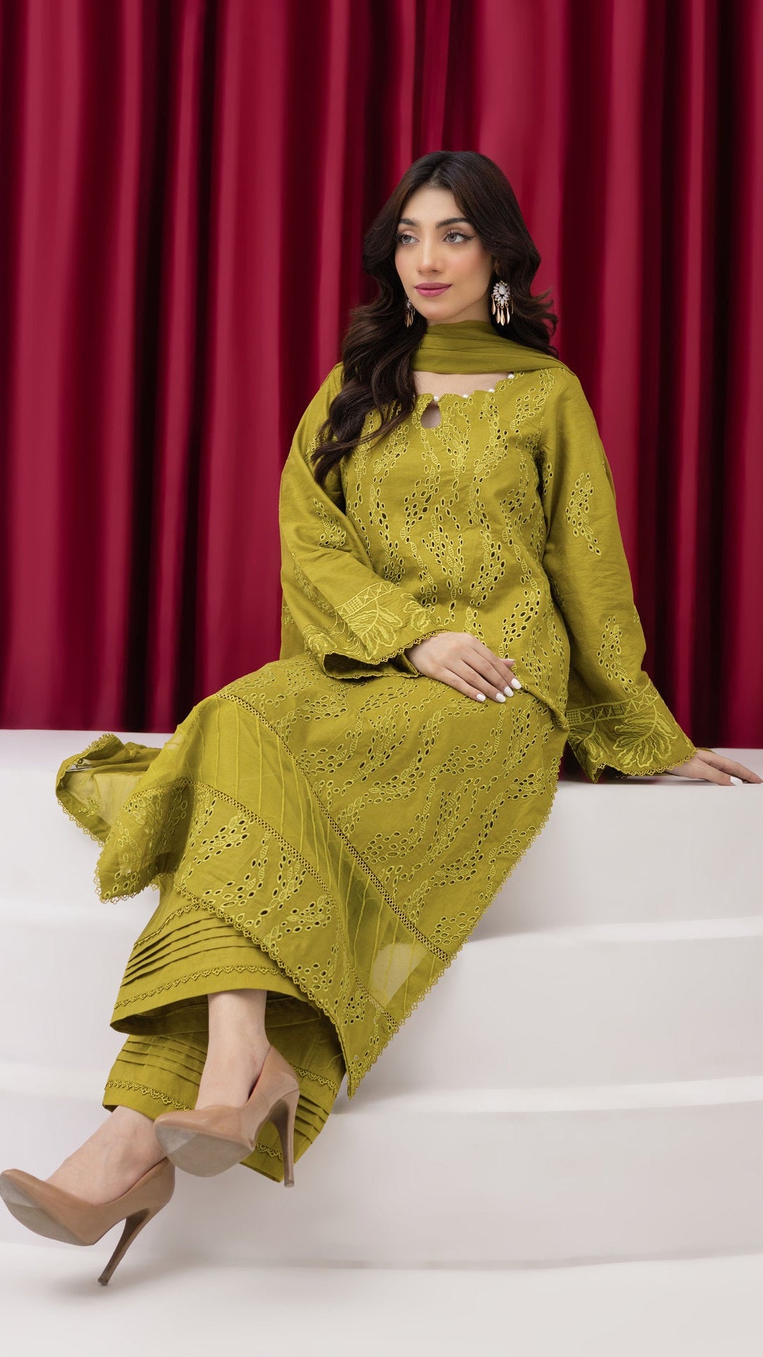 2277-Parrot Green Embroidered 3-Piece Cotton Lawn Suit