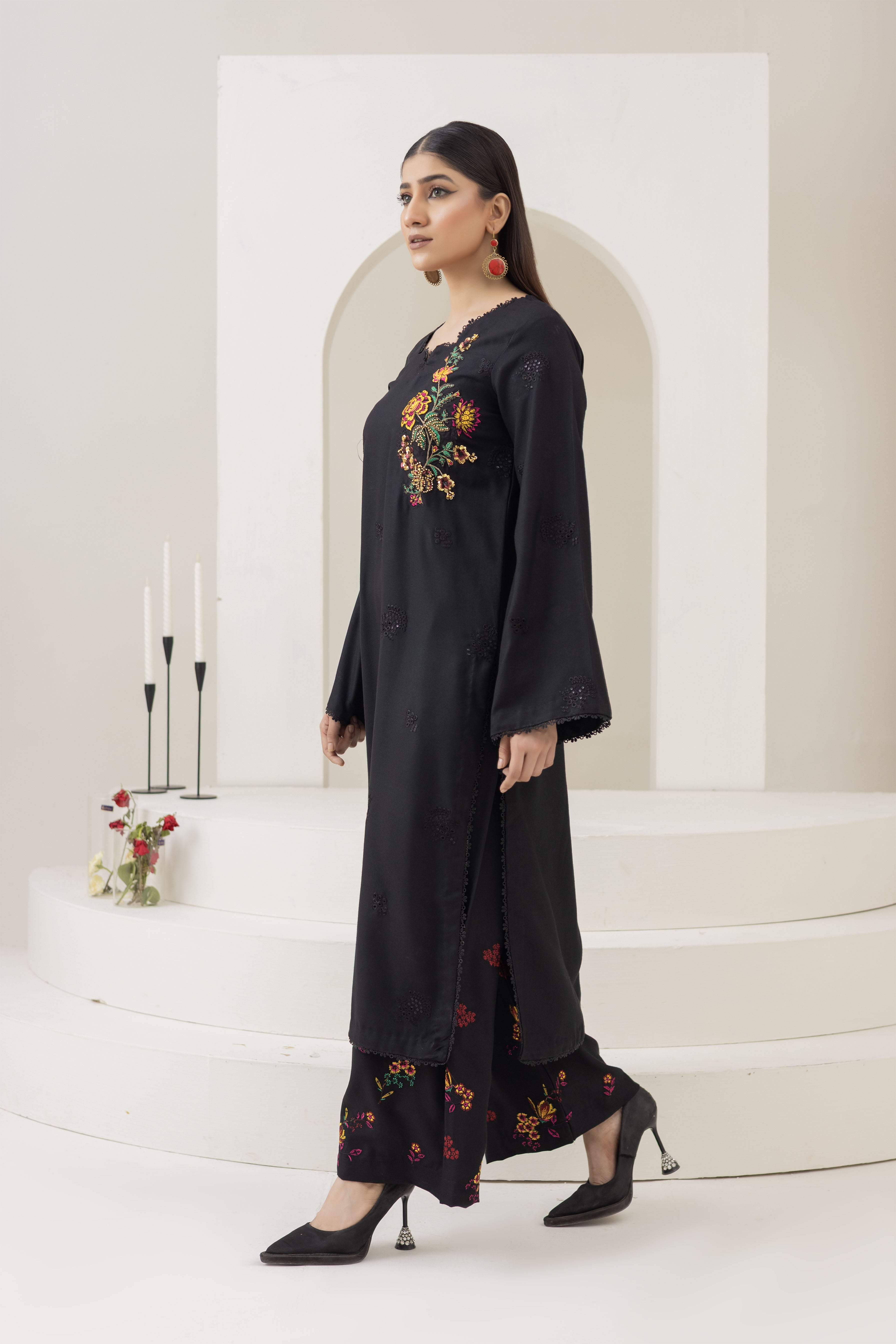 2285-Black Embroidered 2-Piece Dhanak Suit