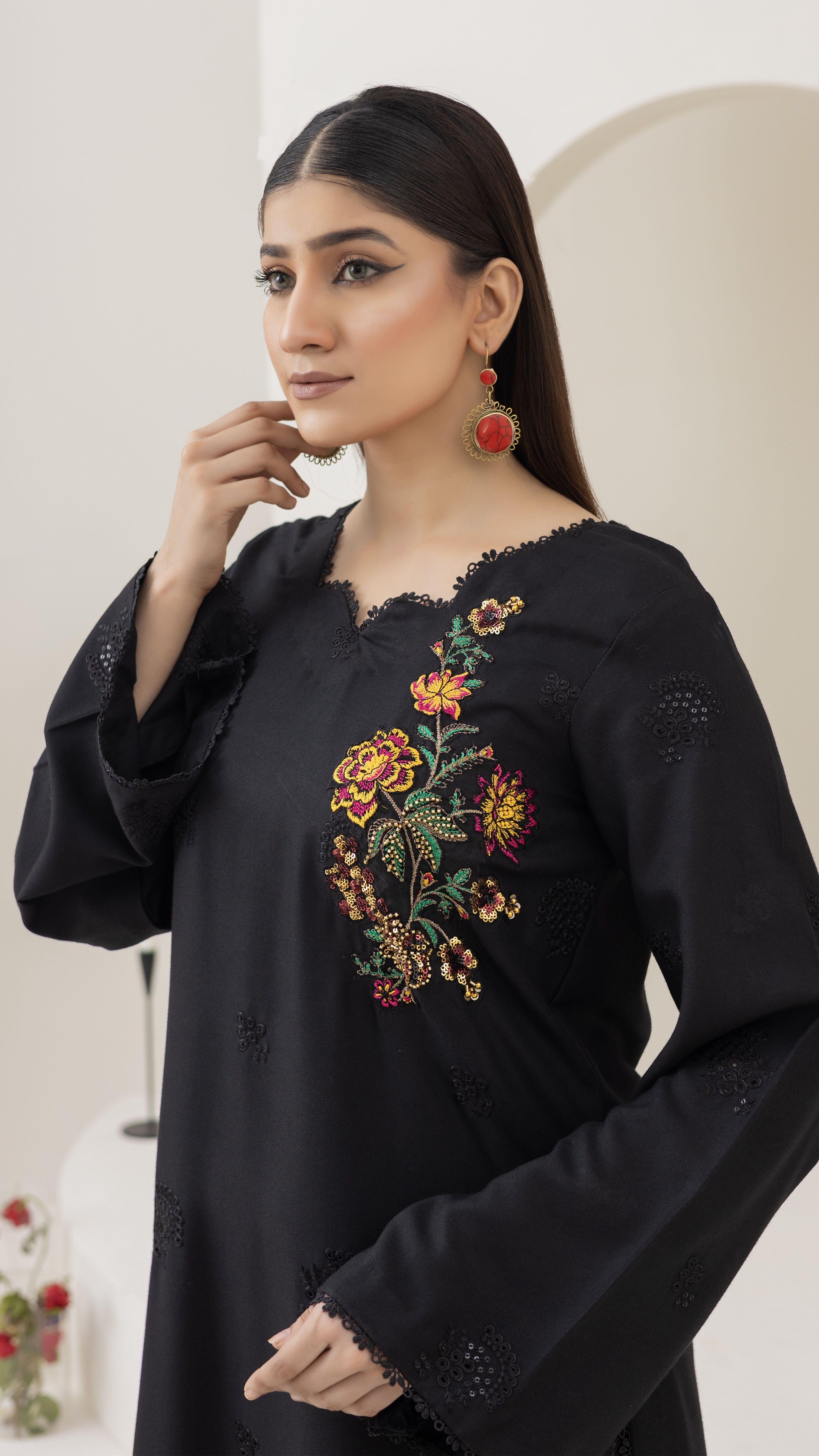 2285-Black Embroidered 2-Piece Dhanak Suit