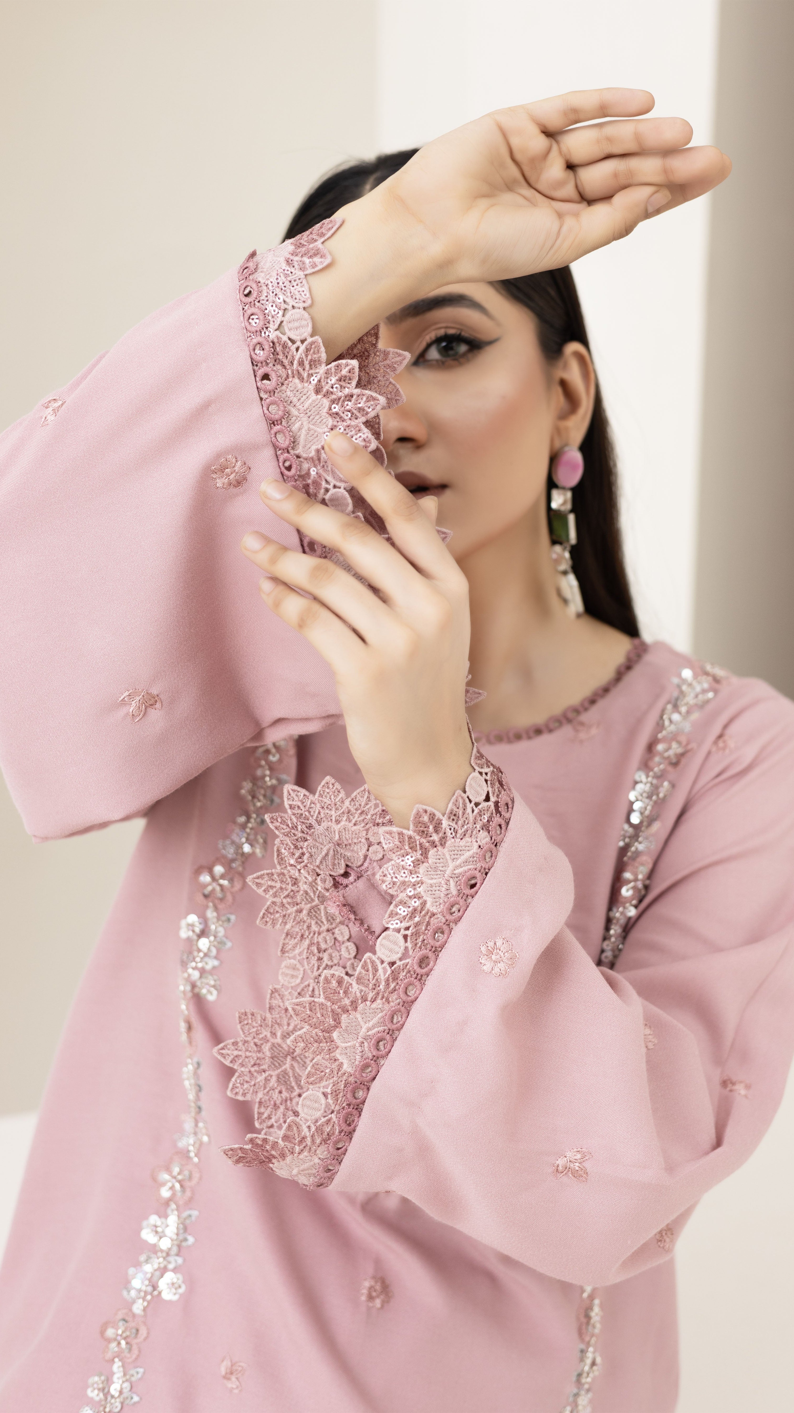 2286-Piyazi Embroidered 2-Piece Dhanak Suit