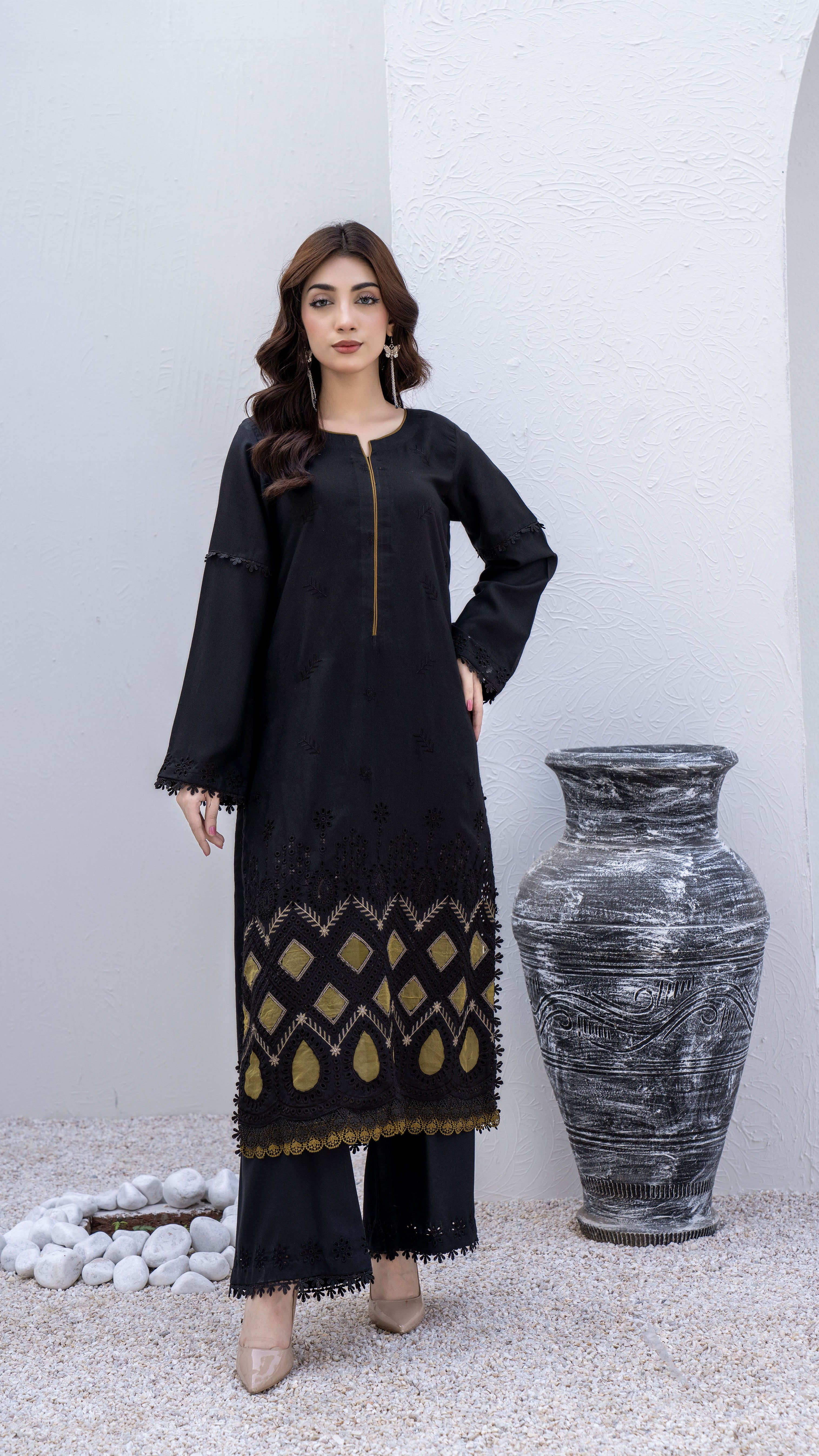 2289 2-Piece Black Embroidered Dhanak Suit