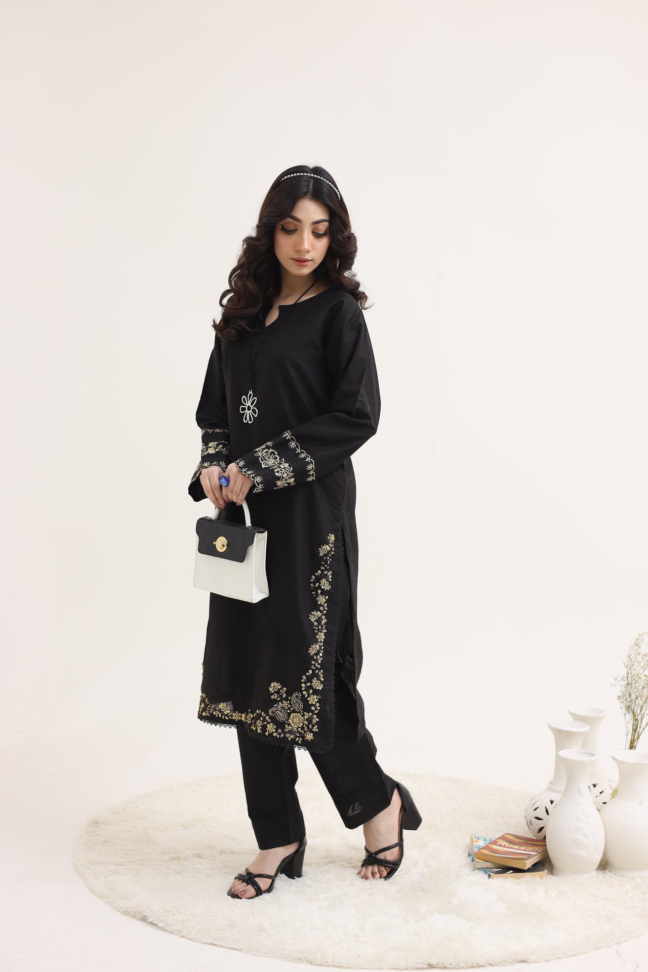 2214-Black Elegant Embroidered 2-Piece Suit