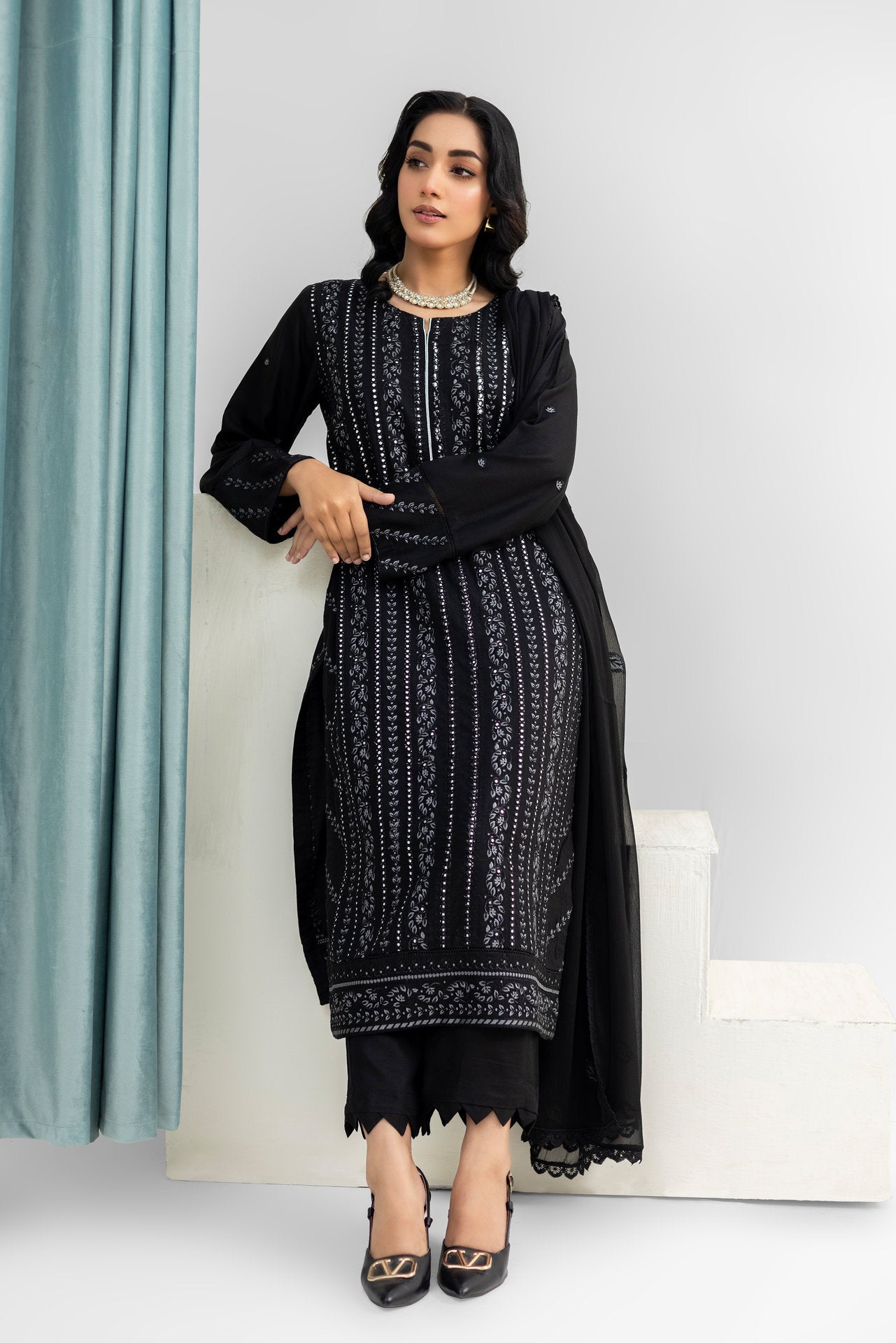 2221 - Black Embroidered 3-Piece Cotton Lawn Suit – Elegant Summer Wear