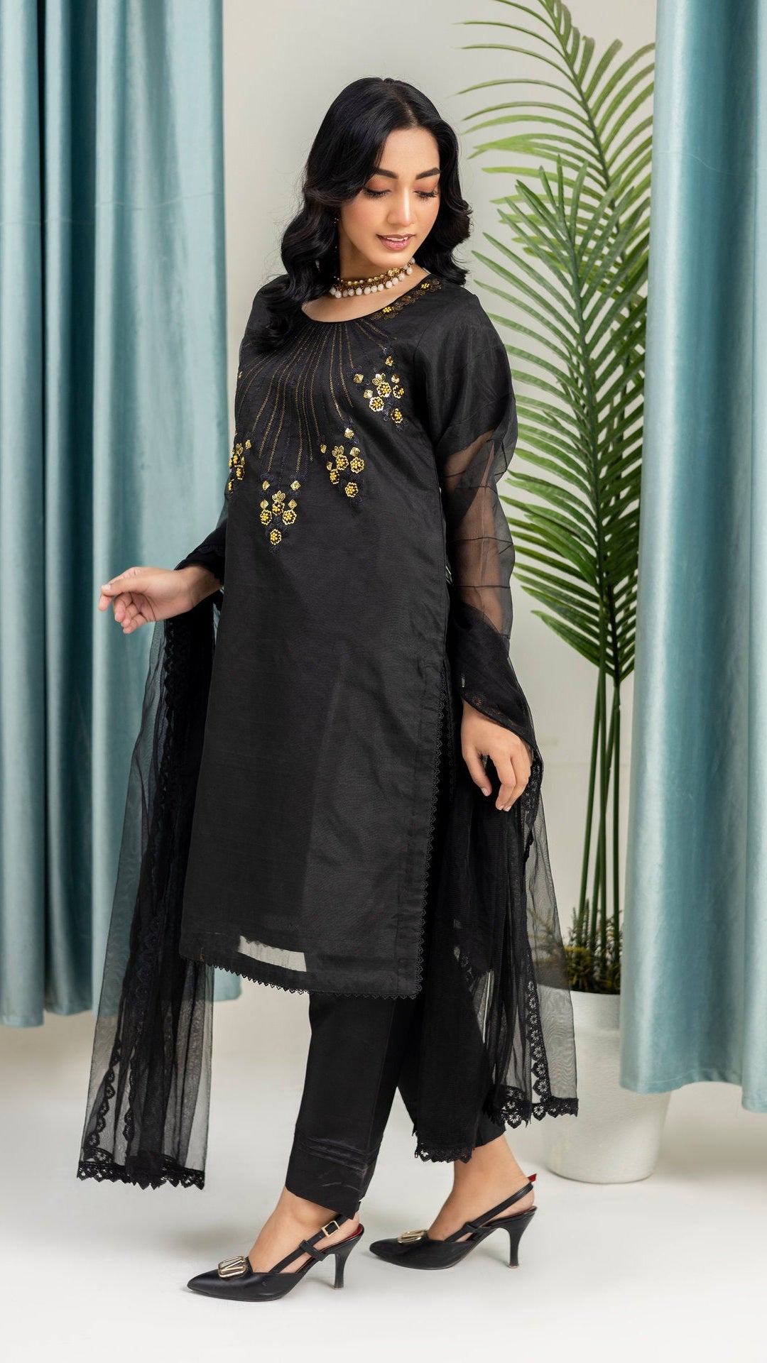 2233 – Black  4 Piece Embellished Organza Kurta Set