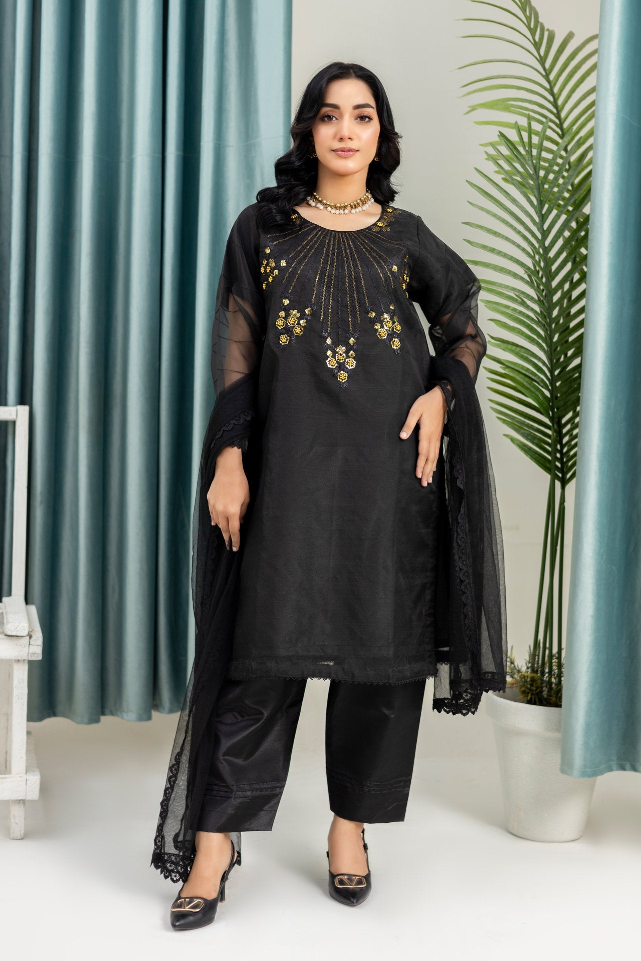 2233 – Black  4 Piece Embellished Organza Kurta Set