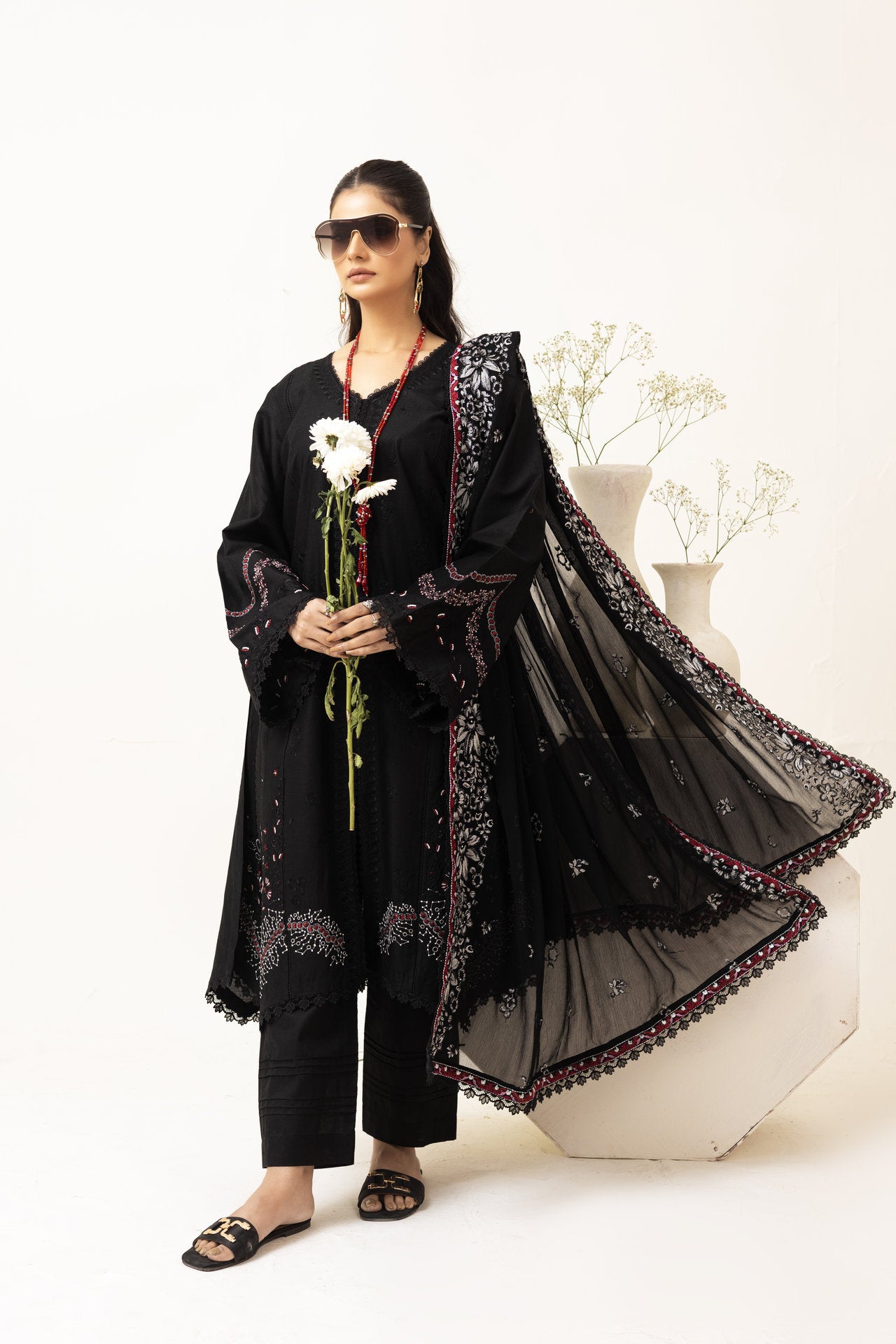 2252-Black Embroidered 3-Piece Cotton Lawn Suit – Elegant Summer Wear