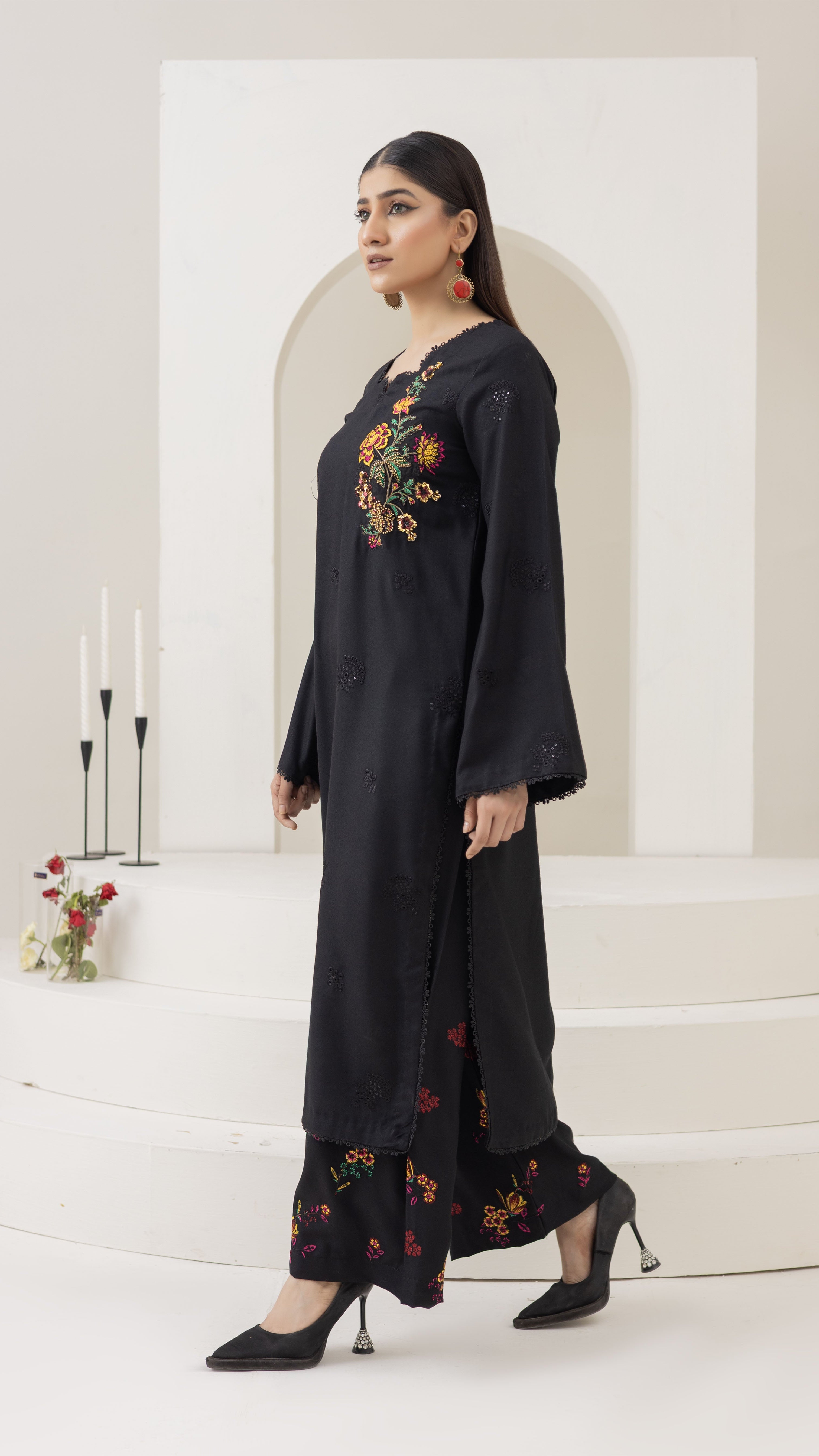 2285-Black Embroidered 2-Piece Dhanak Suit